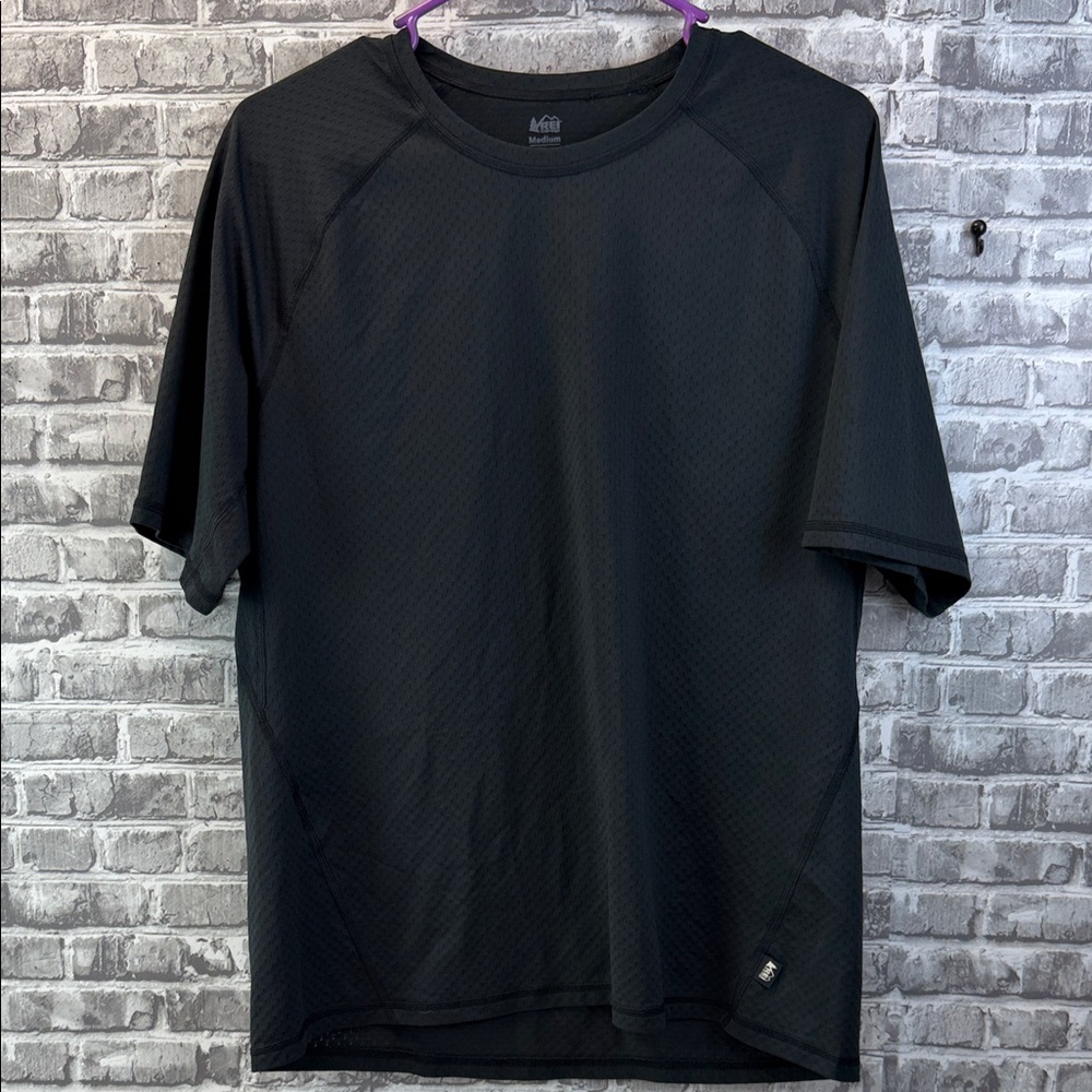 Men's REI Black Tech Short-Sleeve Shirt
